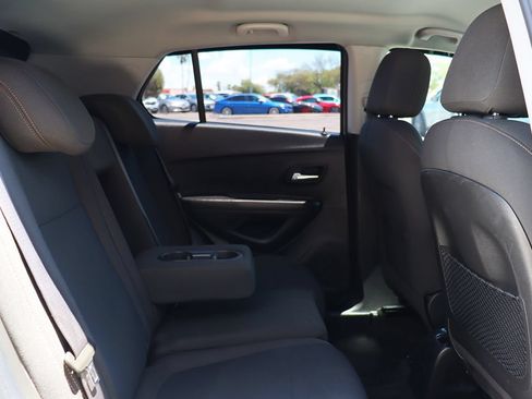 Used 2020 Chevrolet Trax LS FWD image 27