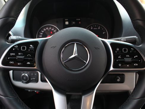 Used 2024 Mercedes-Benz Sprinter 3500 image 92
