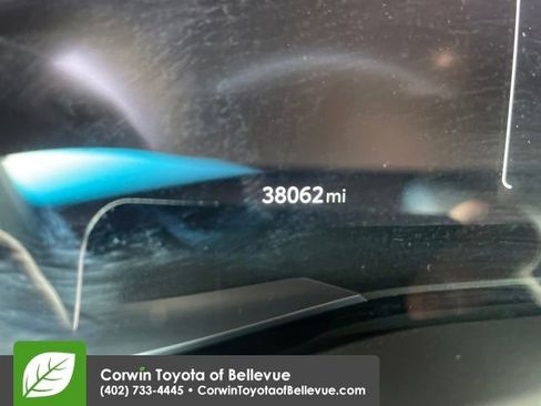 Used 2023 Toyota Venza Limited image 16