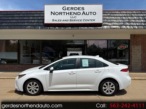 Used 2024 Toyota Corolla LE FWD image 1