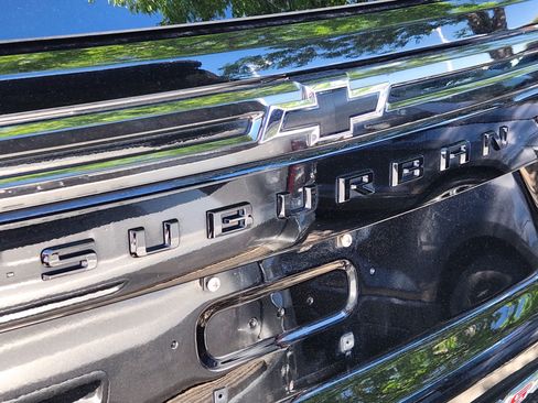 Used 2021 Chevrolet Suburban RST w/ Luxury Package AWD/4WD image 17
