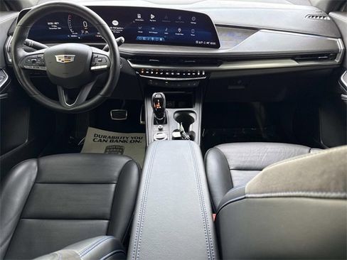 Used 2024 Cadillac XT4 Sport image 17