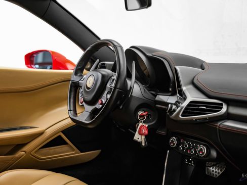 Used 2014 Ferrari 458 Italia Coupe RWD image 59