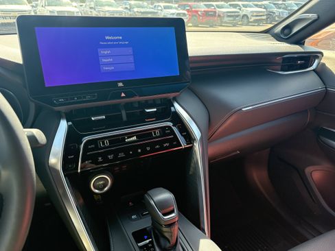 Certified 2023 Toyota Venza Limited AWD/4WD image 9