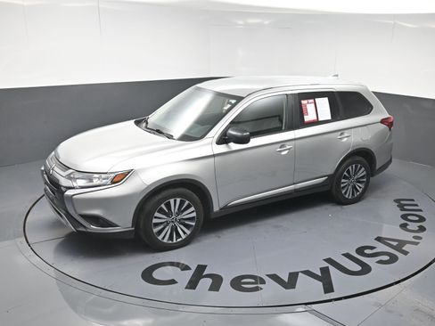Used 2020 Mitsubishi Outlander ES image 29