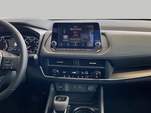 Used 2026 Nissan Rogue SV FWD image 6