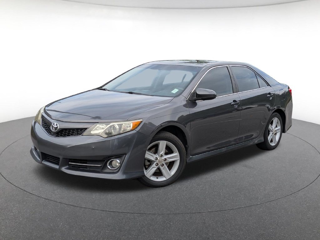 Used 2012 Toyota Camry SE FWD image 1