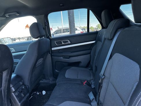 Used 2017 Ford Explorer XLT w/ Equipment Group 201A AWD/4WD image 10