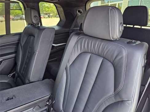 Used 2020 BMW X7 M50i w/ Dynamic Handling Package AWD/4WD image 34