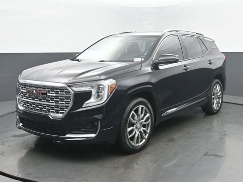Used 2022 GMC Terrain Denali w/ Denali Premium Package AWD/4WD image 1