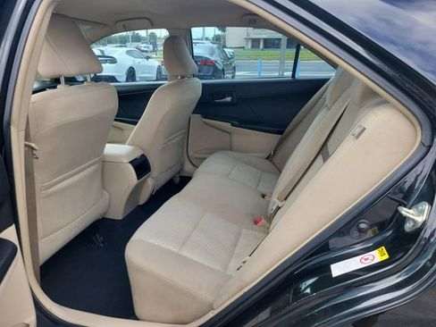 Used 2014 Toyota Camry FWD image 12