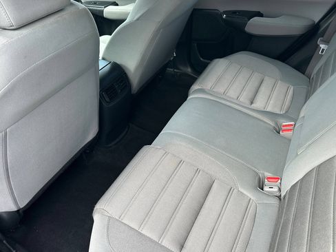 Used 2018 Honda CR-V LX image 11