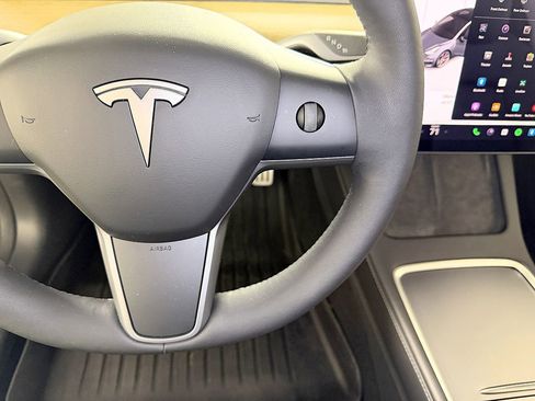 Used 2022 Tesla Model 3 Performance image 25