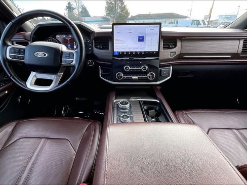 Used 2023 Ford Expedition Limited image 15