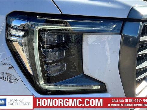 Used 2022 GMC Yukon AT4 AWD/4WD image 31