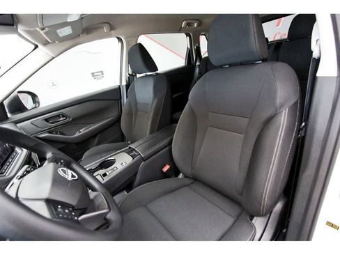 Certified 2025 Nissan Rogue S image 27