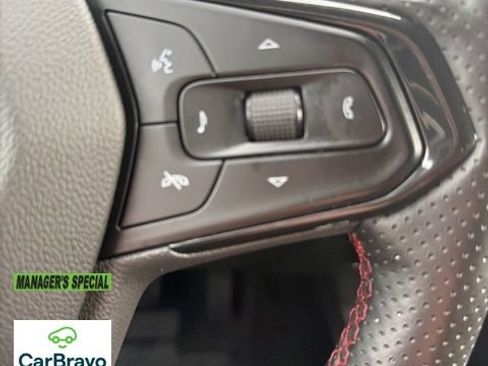 Certified 2024 Chevrolet Trax RS FWD image 18
