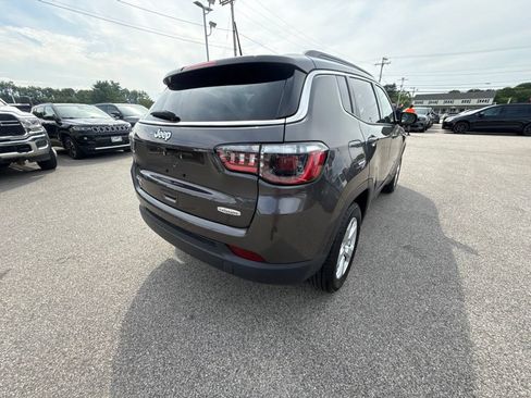 Used 2021 Jeep Compass Latitude AWD/4WD image 5