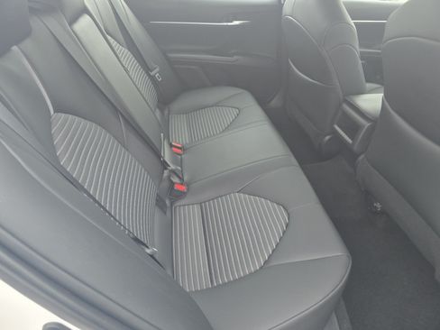 Used 2023 Toyota Camry SE FWD image 18