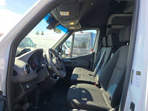Used 2026 Mercedes-Benz Sprinter 2500 image 21