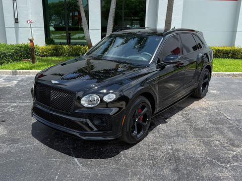 Used 2022 Bentley Bentayga AWD/4WD image 10