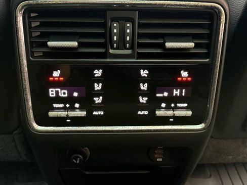 Used 2019 Porsche Cayenne image 33