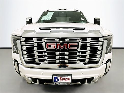 Used 2025 GMC Sierra 2500 Denali w/ Denali Reserve Package image 2