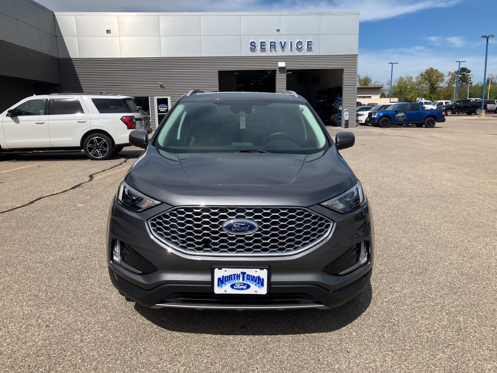 Used 2024 Ford Edge SEL w/ Convenience Package AWD/4WD image 3