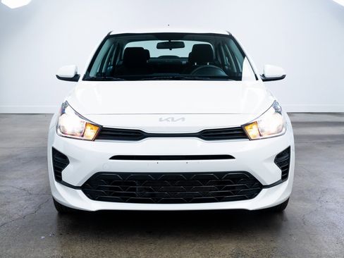 Used 2023 Kia Rio S image 2