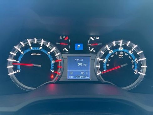 Used 2018 Toyota 4Runner SR5 AWD/4WD image 19