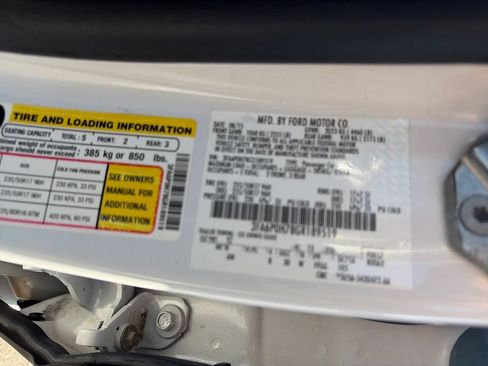 Used 2016 Ford Fusion SE FWD image 29