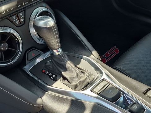 Used 2019 Chevrolet Camaro SS RWD image 27