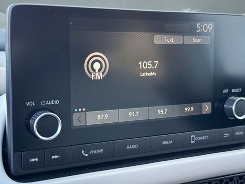 Certified 2023 Honda HR-V LX image 21