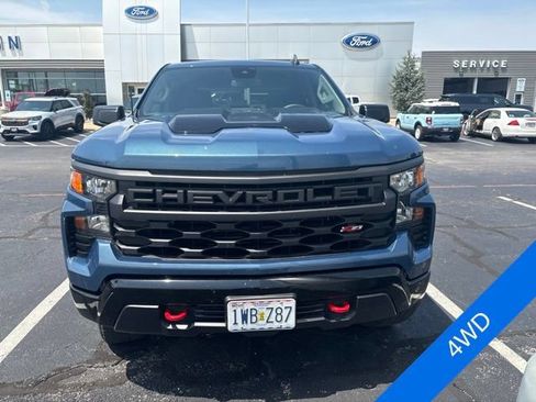 Used 2024 Chevrolet Silverado 1500 Custom Trail Boss w/ LPO, Dark Essentials Package AWD/4WD image 2