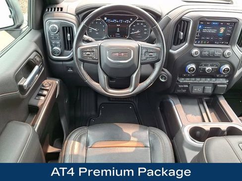 Used 2021 GMC Sierra 1500 AT4 w/ AT4 Premium Package AWD/4WD image 3