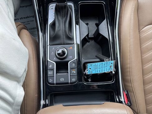 Used 2024 Kia Sorento SX Prestige w/ Olive Brown Leather Package AWD/4WD image 30