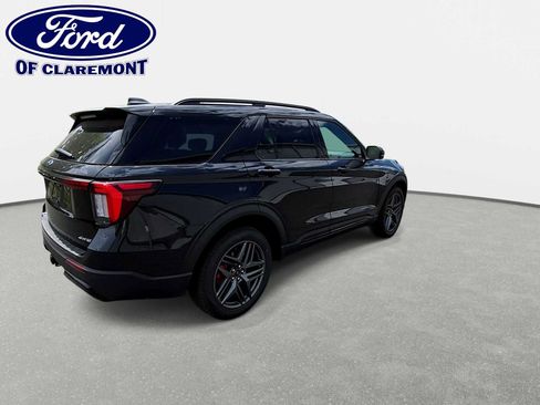 New 2026 Ford Explorer ST-Line w/ ST-Line Street Pack AWD/4WD image 8