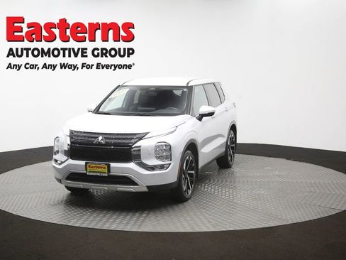 Used 2024 Mitsubishi Outlander SE AWD/4WD image 53