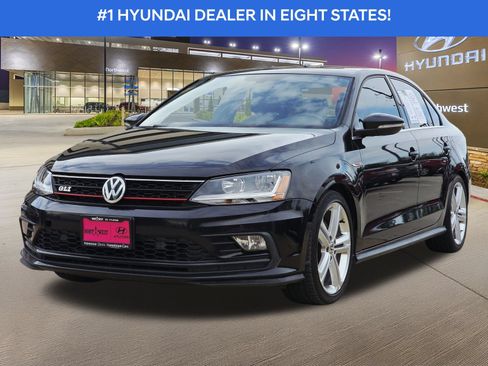 Used 2017 Volkswagen Jetta GLI FWD image 2