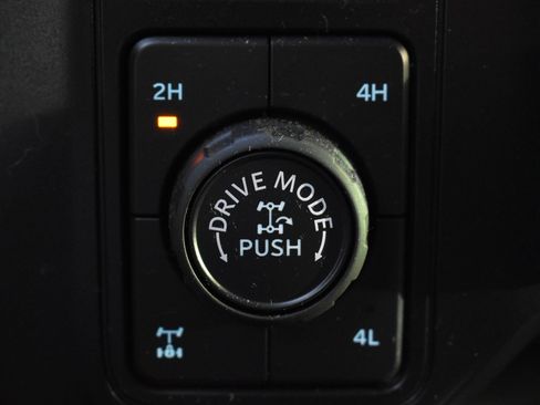 Used 2025 Ford F250 Platinum w/ Tremor Off-Road Package AWD/4WD image 31