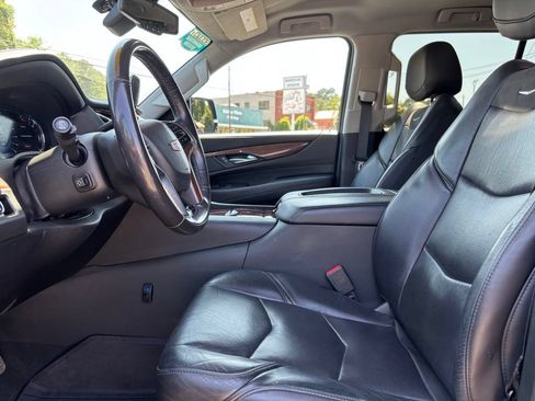 Used 2020 Cadillac Escalade 2WD image 17