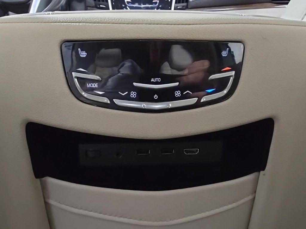 Used 2019 Cadillac Escalade Premium Luxury AWD/4WD image 32