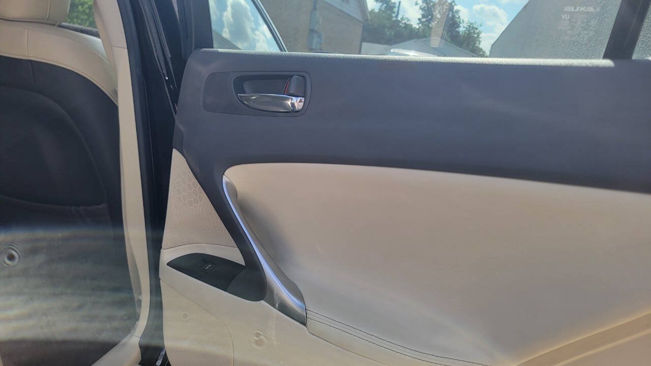 Used 2010 Lexus IS 250 w/ Preferred Accessory Package RWD image 22