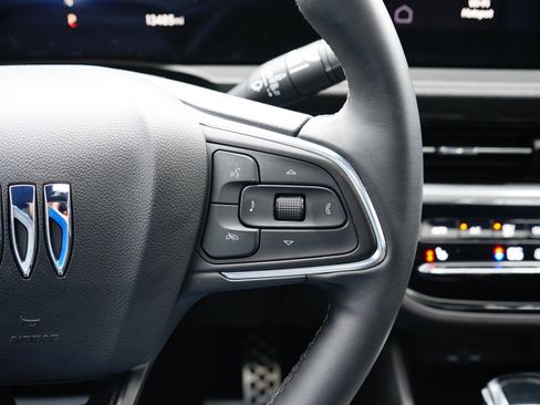 Used 2024 Buick Envista Avenir image 22