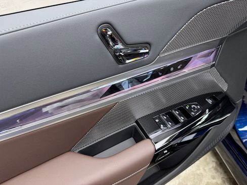 Used 2026 BMW 740i xDrive image 11