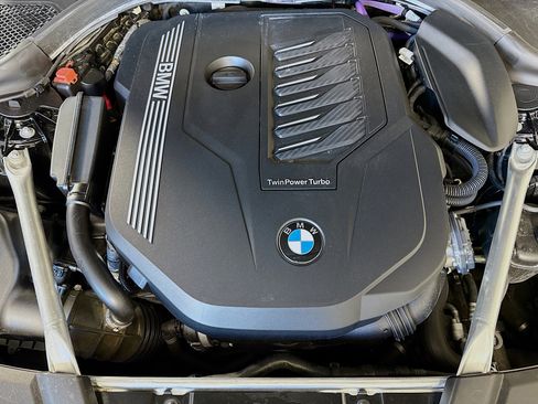 Used 2021 BMW 540i w/ Premium Package image 39