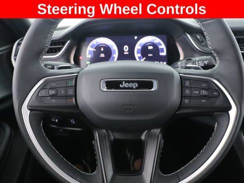 Used 2025 Jeep Grand Cherokee L Altitude AWD/4WD image 22