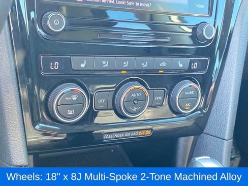 Used 2022 Volkswagen Passat 2.0T image 11