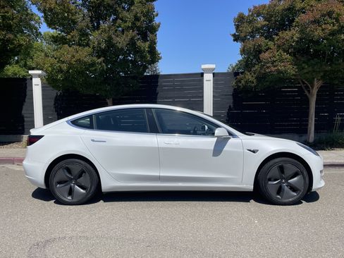 Used 2019 Tesla Model 3 Standard Range Plus RWD image 5
