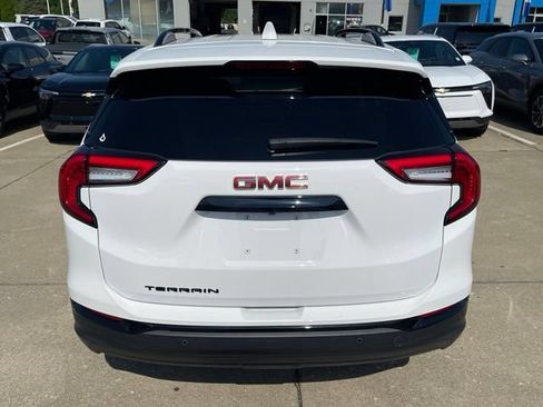 Used 2023 GMC Terrain SLE w/ Driver Convenience Package FWD image 6